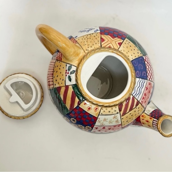 Studio Nova Old World Santa Christmas Patchwork Porcelain Teapot Kettle - Picture 8 of 10